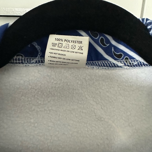 Bandana Hoodie - Picture 9 of 9